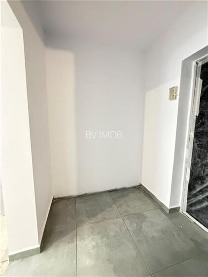 Vanzare garsoniera, zonaTractorul, etajul 1, renovata 2026 - 6