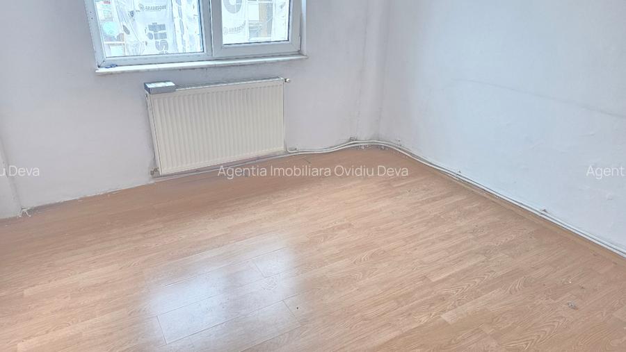Vand apartament 2 camere decomandat in Deva, zona Micro 15, etaj 7, - 5