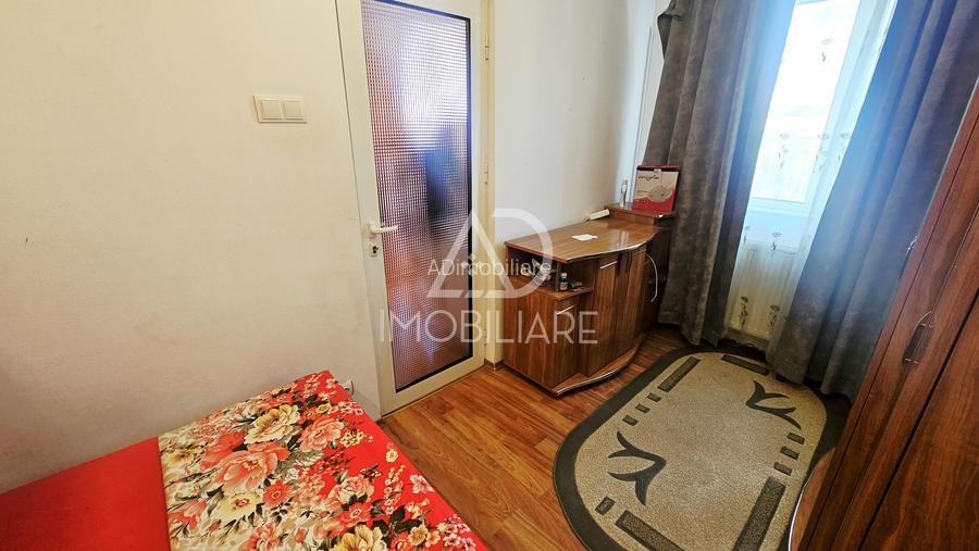 Apartament 2 camere transformat în 3 camere – Zona 9 Mai, Strada Olari - 5