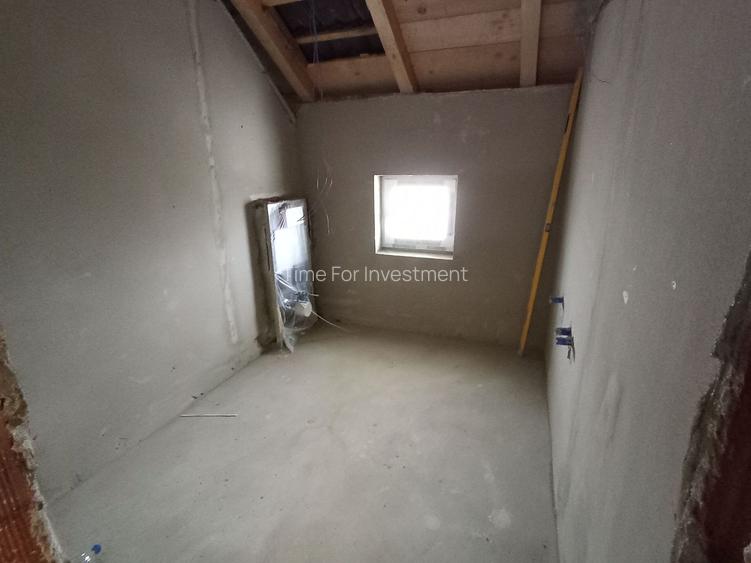 Sanandrei Duplex cu 4 Camere, Drum Asfaltat, Toate Utilitatiile - 8