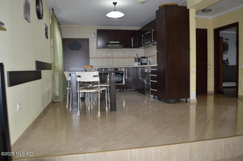 Glambocu - Bascov, Casa constructie 2008, teren 1066 mp! - 8