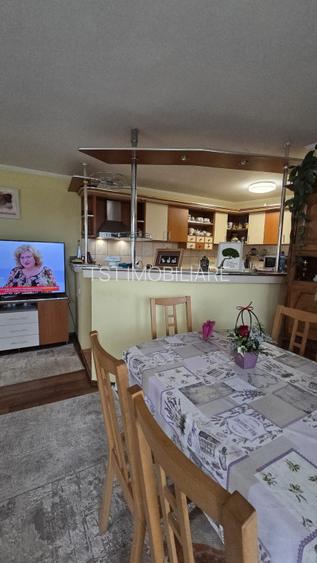 Casa spatioasa cu piscina, crama si teren generos – zona Aurel Vlaicu - 2