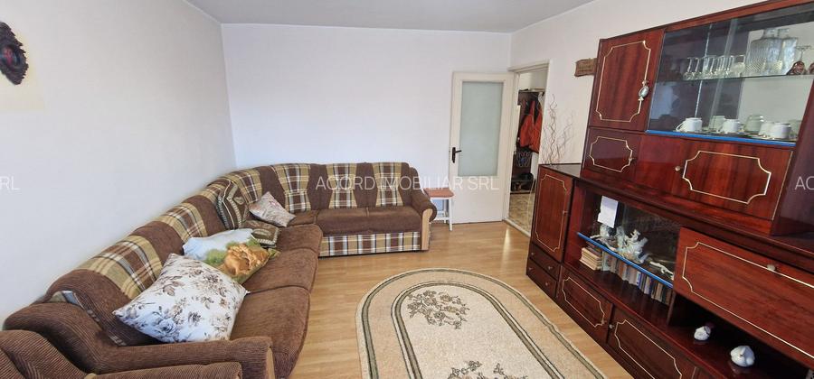 Doua camere decomandate, etajul 1. - 2