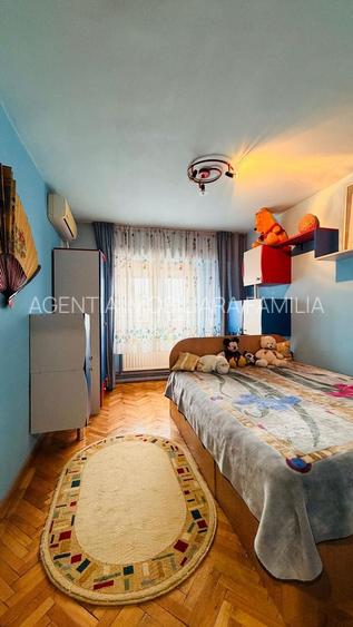 De vanzare apartament cu 4 cam dec. in Galati, piata Centrala, etaj5/7 - 14