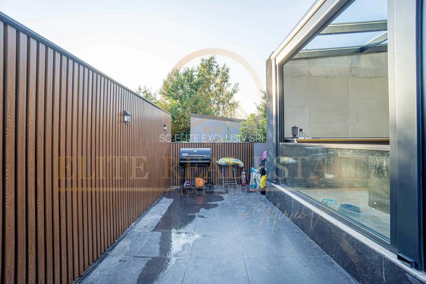 Kamsas/Compozitori - Resedinta creata pentru perfectiune - 33