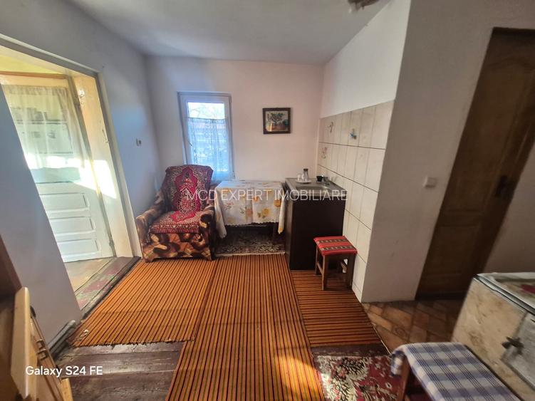 Casă cu anexă și teren generos de 1.600 mp - 6