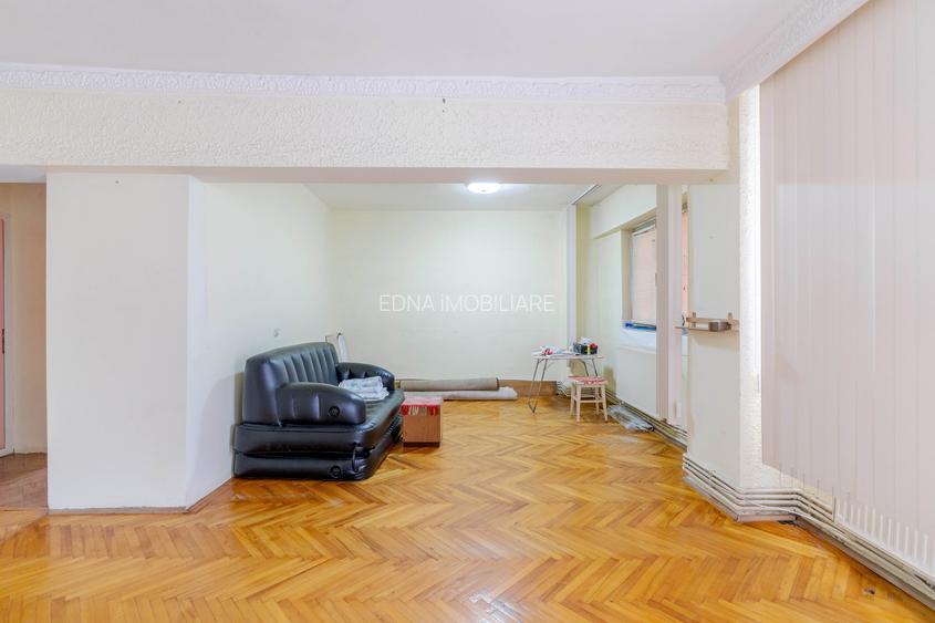 Apartament 3 camere transformat in 2 camere – Bd. Cosminului - 7