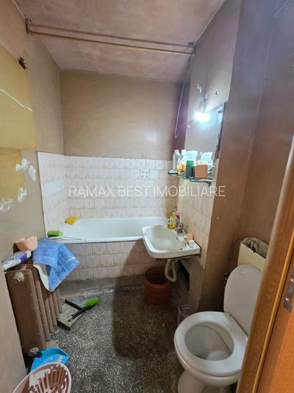 Dristror, chiar la metrou, 10 minute mall Park Lake, bloc 1978 - 11