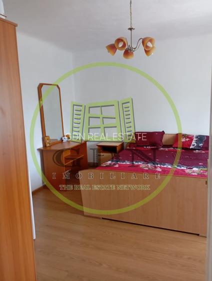 Casă de vânzare în Săcel – 2 corpuri locuibile, 3 băi, grădină, teren generos - 3