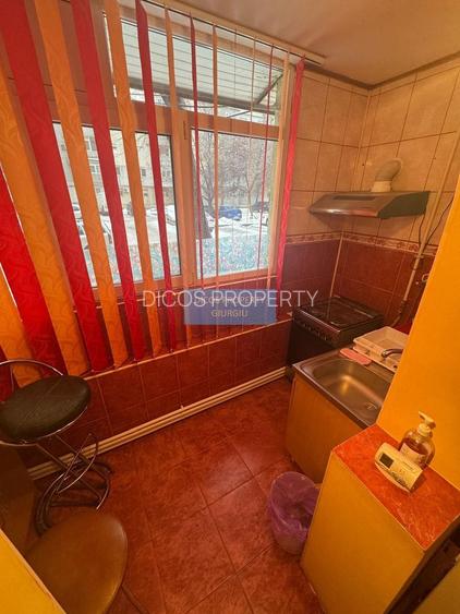 Apartament 4 camere de vânzare – zonă Școala 8 - 2
