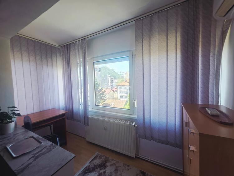 Inchiriez 2 camere decomandat str Toamnei cu parcare proprie - 2