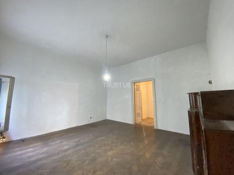 COMISION 0, PALATUL MIKSA STEINER, 3 Camere, 78 MP, Et 1, Piata Unirii - 4