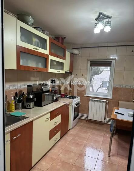 De vanzare apartament 3 camere decomandate, 70 m², et.1, zona Anda - 4