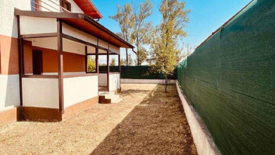 VILA - 4 dormitoare, living, bucatarie inchisa, 3 bai - 180 mp + Teren