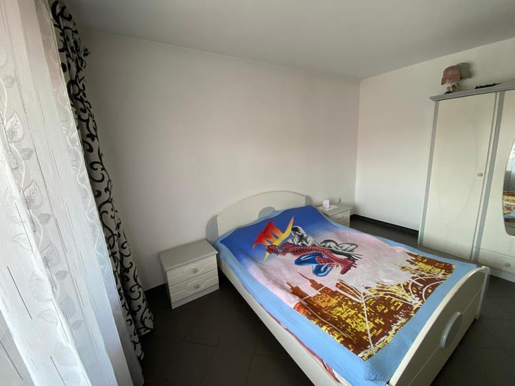 Vanzare casa vila 5 camere zona Crangasi