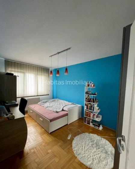 Apartament cu 4 camere, etaj 3 din 4, zona La Terenuri Manastur - 2