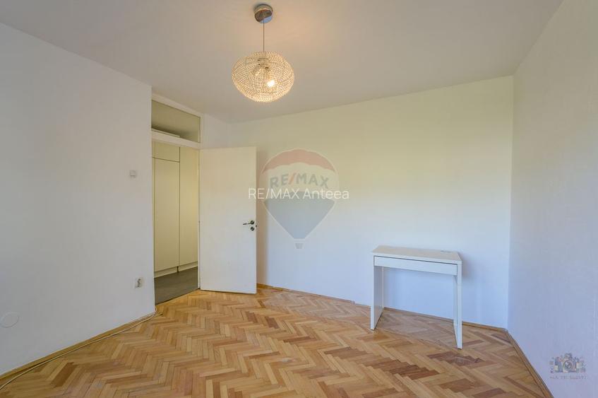Apartament cu 3 camere de vânzare în zona Lacul Tei - 3