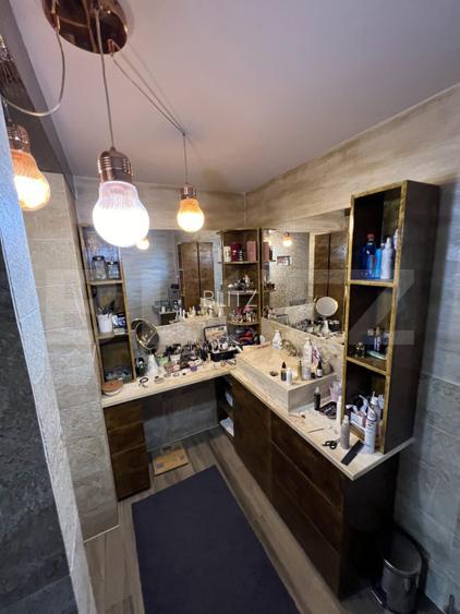 VILĂ deosebita cu piscina si panorama spre padure - 9