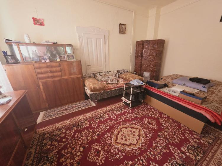 Vand casa saseasca 4 camere cu teren generos 1900mp - 10