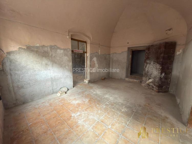 Spatiu comercial de inchiriat pe str. V. Alecsandri  - 6