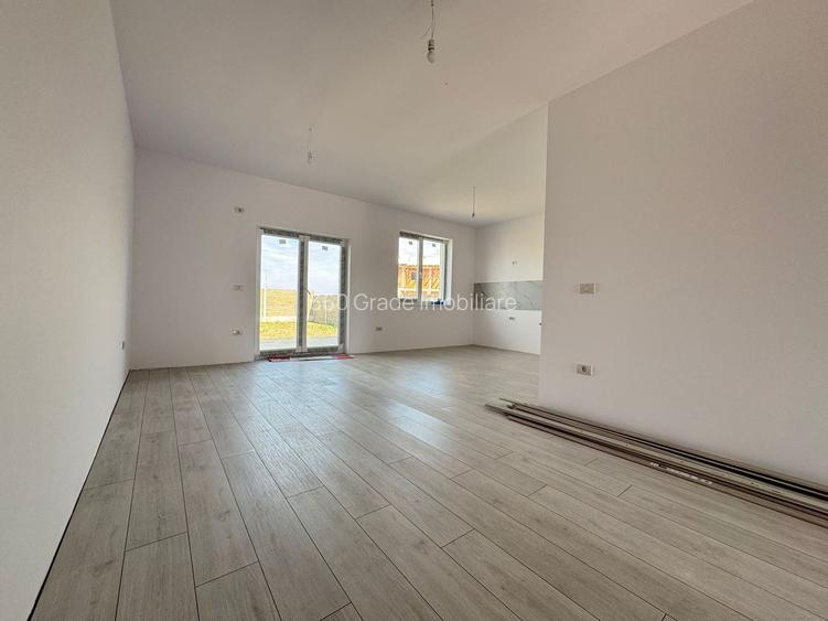 Duplex pe parter 67 utili / 300 teren La asfalt - 4