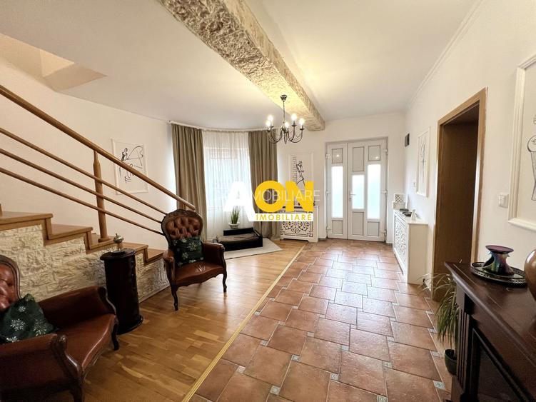 Casa de vanzare - 5 Camere, 2 Bai,  Garaj, 941 mp Teren - 4