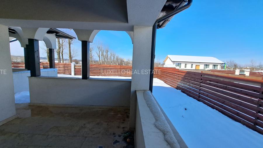 CASA 4 CAMERE CU SUPRAFATA GENEROASA IN  STIL NEOROMANESC - 51