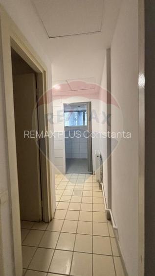 Spațiu comercial de închiriat vis-a-vis de Primaria Mangalia-87mp - 12