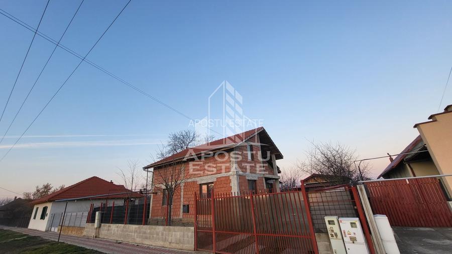 Casa individuala,190 mp utili,garaj si teren de 700 mp,Satchinez - 2