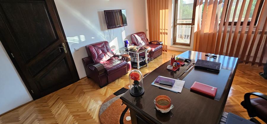 Vila cu teren de 1200 mp, ideal locuit/sediu de firma/clinica etc - 2