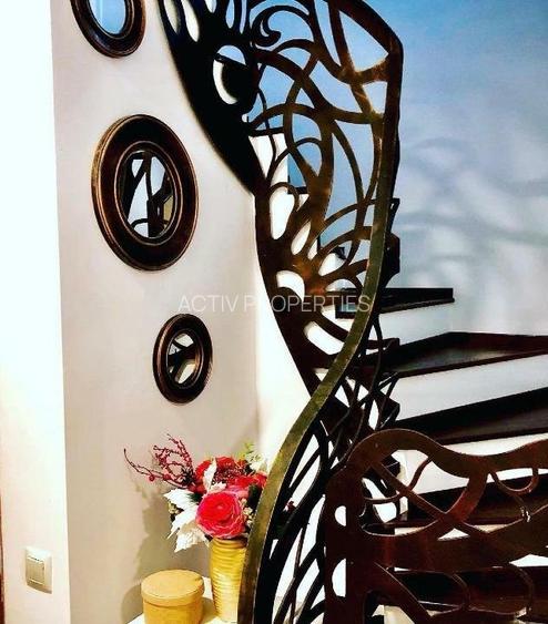 Vila deosebita aproape de Gara de Nord,construita in 1997,renovata 2020,8 camere - 13