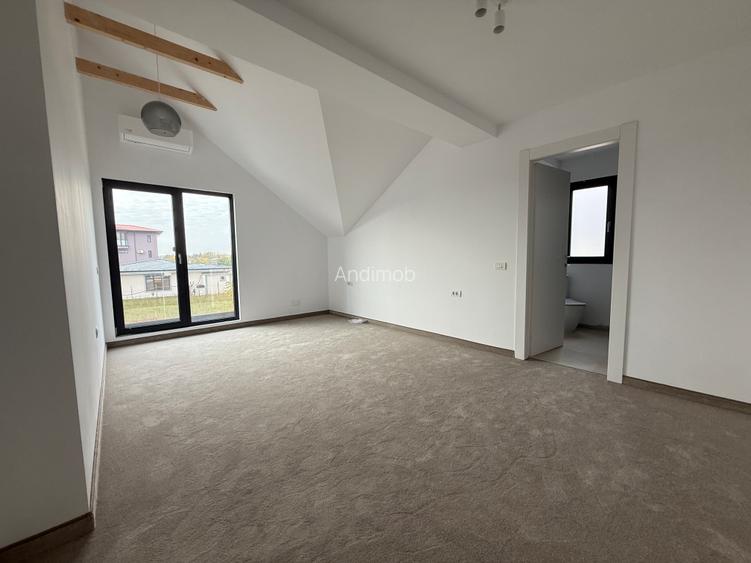 Vilă contemporană , finalizată în 2024, situată pe o stradă privată. - 12