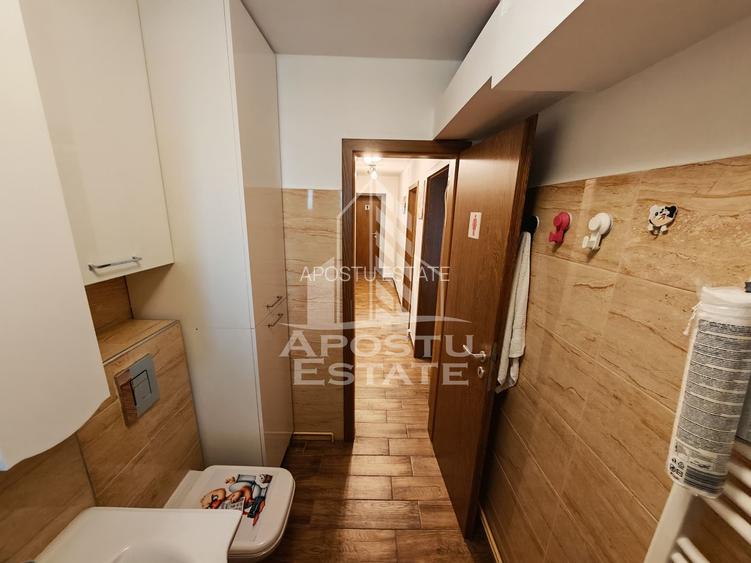 Apartament 4 camere, 2 bai, 2 balcoane,centrala proprie, etajul 2 - 14
