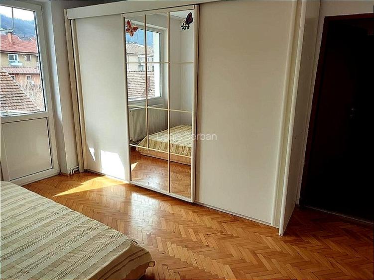 Direct de la proprietar vand apartament 2 camere, Lunca, Universitate - 16