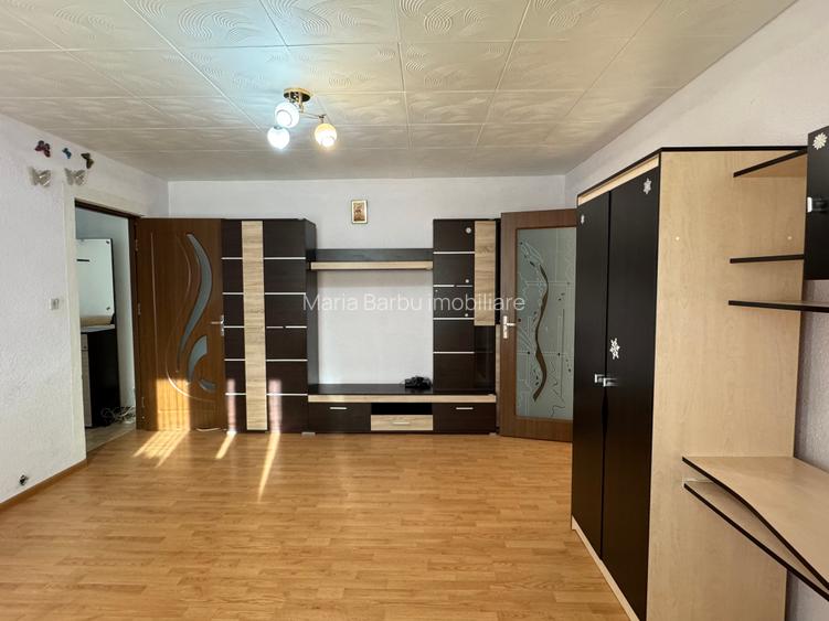 2 cam, 58 mp, etaj 3, zona Zahana - str. Toamnei - 11