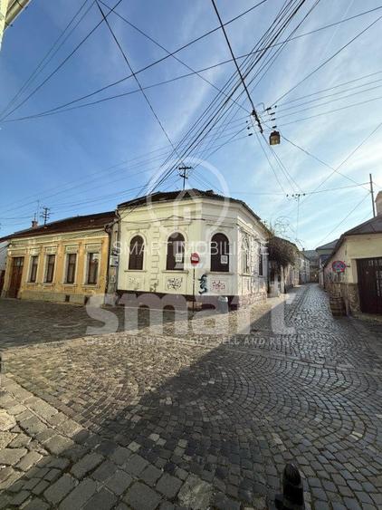 Casă în centrul istoric cu spațiu comercial și parcare proprie Zona 0 - 14