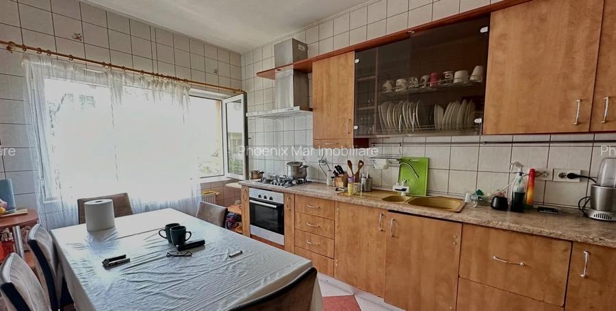 Vânzare Vilă 6 cam,DS+P+2-251 mp +curte, zona Vatra Luminoasă - Parcul National - 8