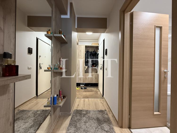 Apartament de 2 camere, decomandat, 54mp, Zona Tractorul - 9