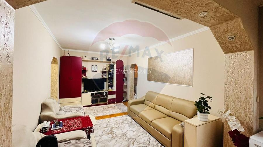 Apartament cu 3 camere de vânzare în zona Rogerius - 5