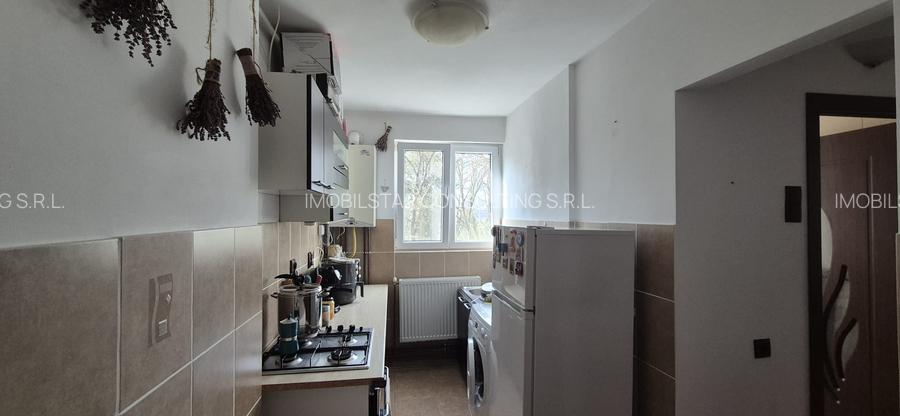 De vanzare ap. 2 camere, mobilat/utilat- zona Papiu - 2