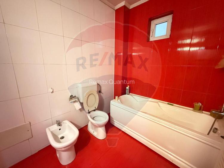 De vânzare Casă spațioasă cu teren 1.000 mp Beverly Hills, Sanmartin - 3