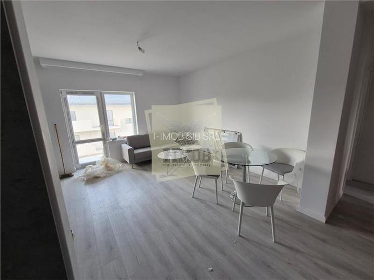 Apartament la alb cu 3 camere balcon pe Doamna Stanca - 2