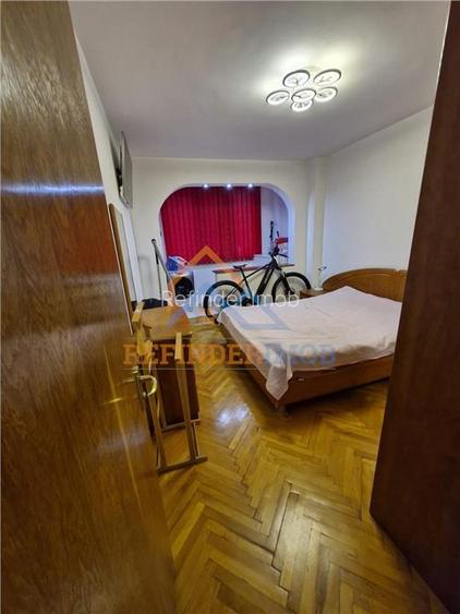 Vanzare apartament 3 camere, zona Trapezului - 9
