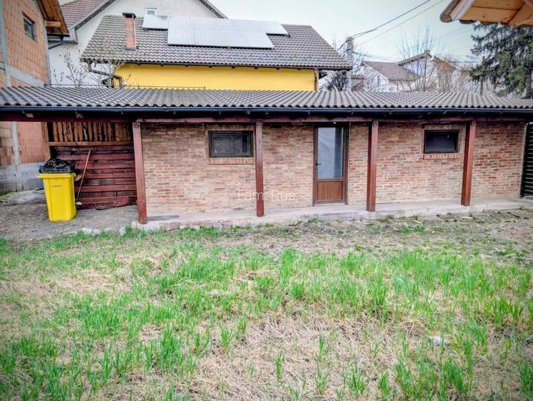 Proprietate de colt 2 intrari din strazi diferite intimitate rara - 12