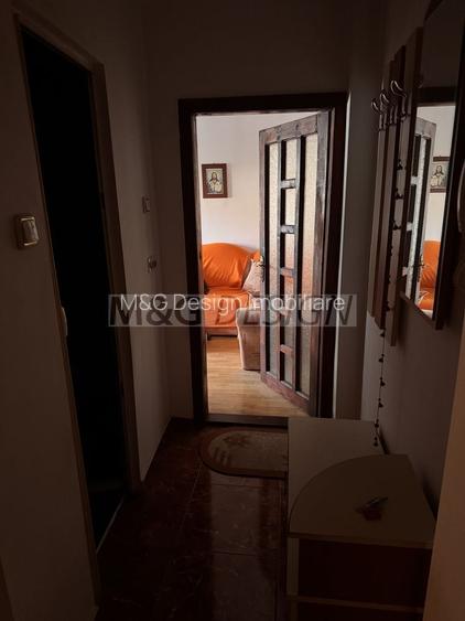 3 camere zona Sagului etaj 1 - 4