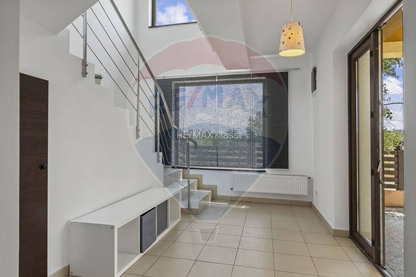 Casa individuala spatioasa cu 6 camere, cu gradina de 572 mp in Gulia - 16