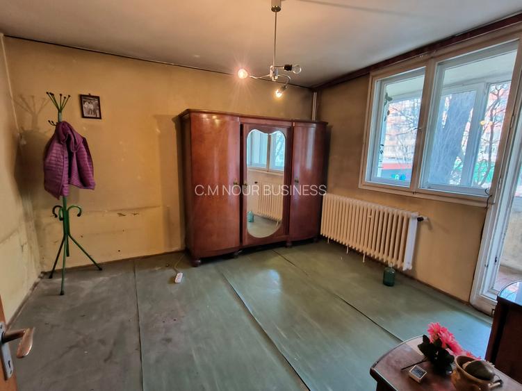 1 Decembrie 1918, 3 cam decomandat etj 1/4 - 5