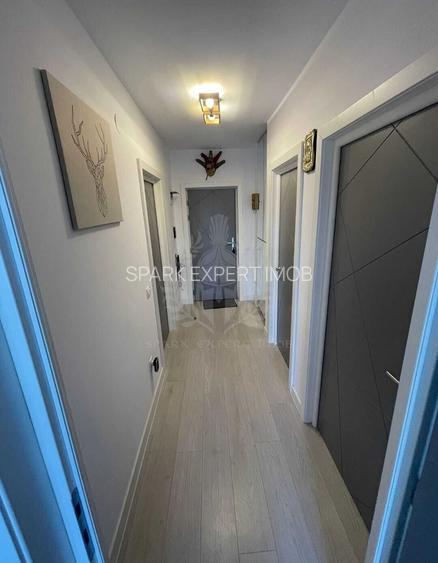 2 CAMERE // WHITE TOWER // MOBILAT SI UTILAT - 7