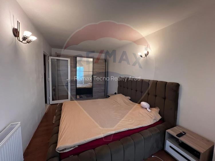 Apartament 4 camere decomandat cu loc de parcare etajul 3 - 9