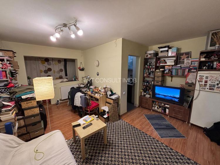 Garsoniera | Titan | Decomandata | Balcon | Bloc Anvelopat - 2